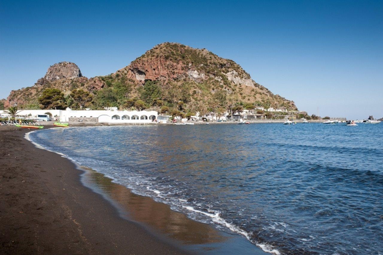 Mari Del Sud Resort Vulcano  Exterior photo